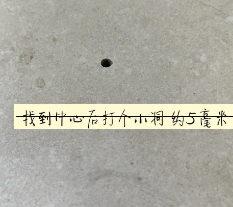 海盐瓷砖空鼓维修公司专业解答在瓷砖铺贴过程中，如果砂料搅拌不均匀，将会带来以下问题